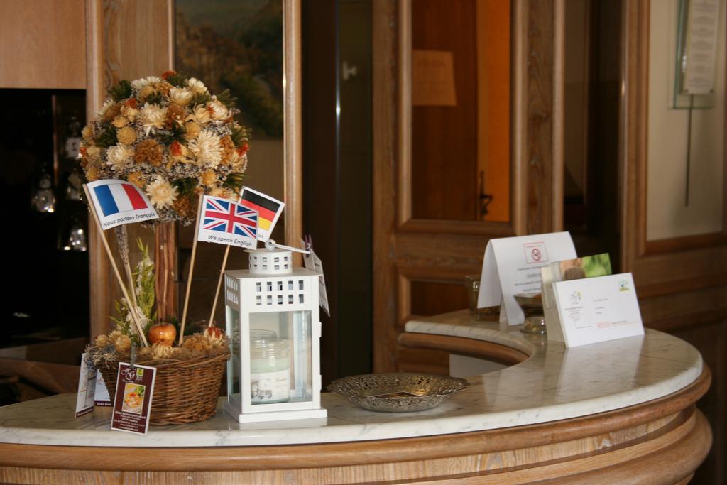 Logis Hotel Galland Лапалисс Экстерьер фото